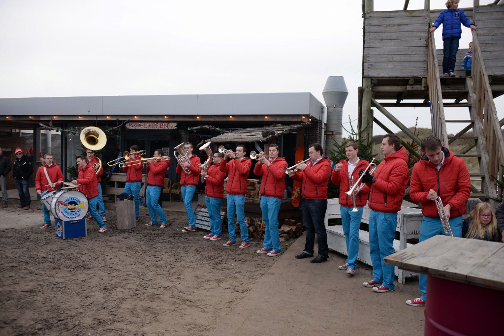 ../Images/Nieuwjaarsduik Nederzandt 2016 121.jpg